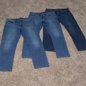 Lucky Brand Men's Jeans in Light and Dark Blue (3)